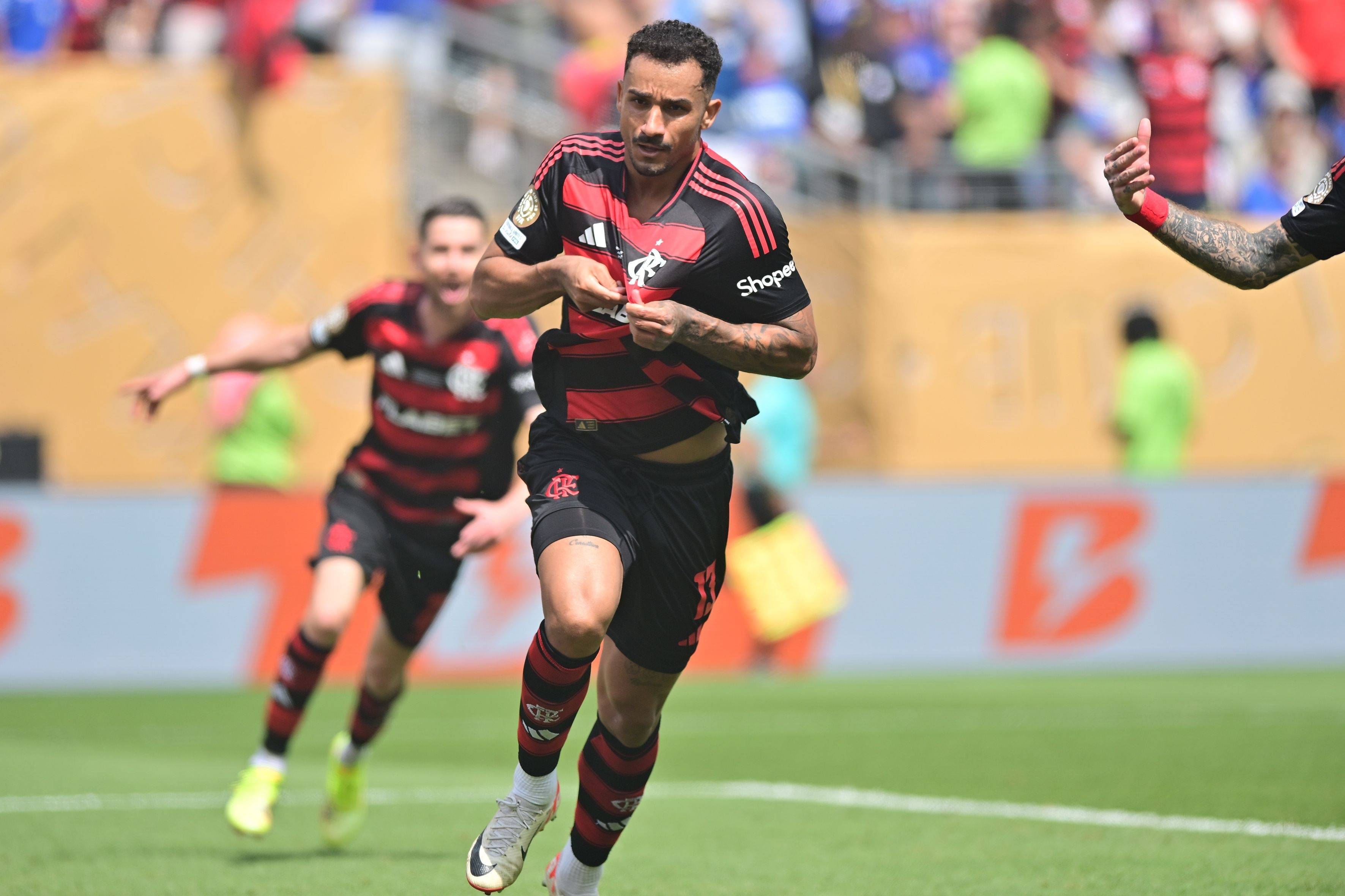 达尼洛：巴西球队比欧洲球迷更适应天气 希望弗拉门戈与尤文碰上